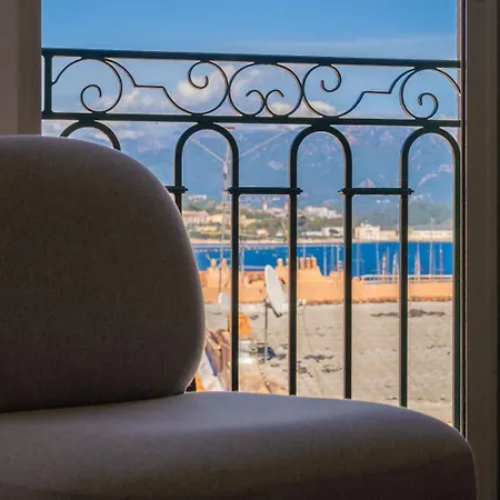 Pozzo Di Borgo Hotel