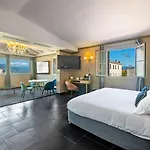 Pozzo Di Borgo 4*