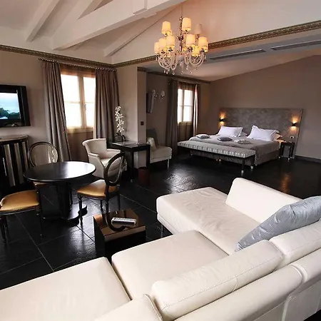 Pozzo Di Borgo Hotell