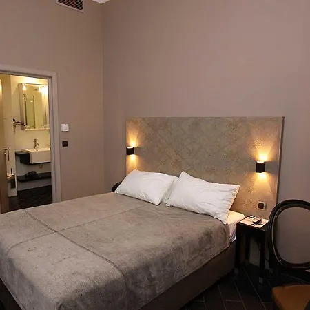 Отель Pozzo Di Borgo 4*