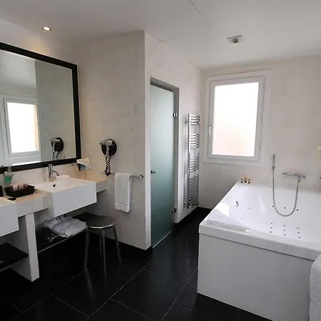 Pozzo Di Borgo 4* Ajaccio (Corsica)