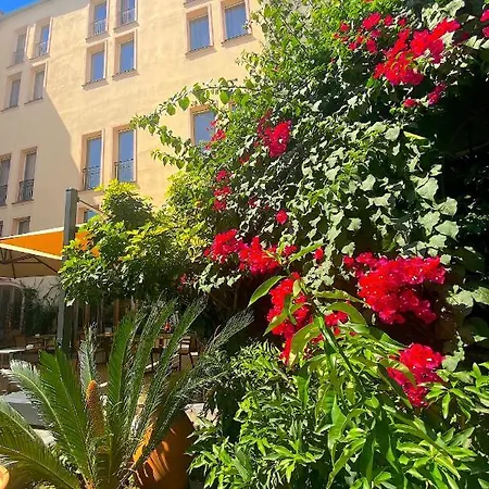 Hotell Pozzo Di Borgo Ajaccio (Corsica)