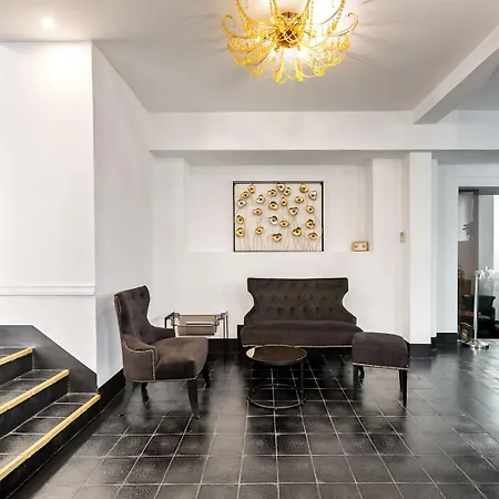 Hotell Pozzo Di Borgo 4*