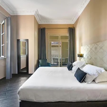 Pozzo Di Borgo Hotell 4*