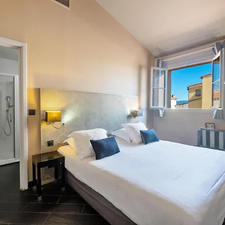 Hotel Pozzo Di Borgo 4*