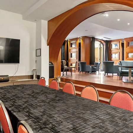 Pozzo Di Borgo Hotel