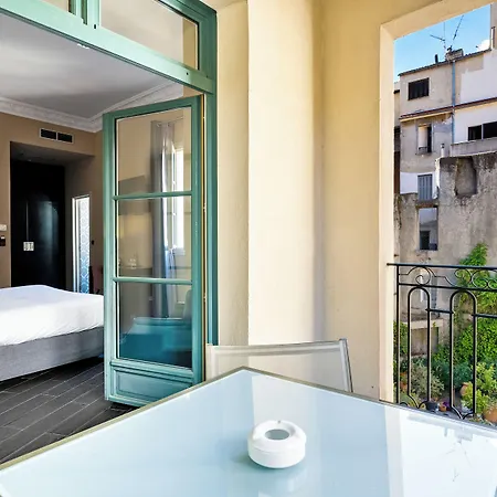 Отель Pozzo Di Borgo 4*