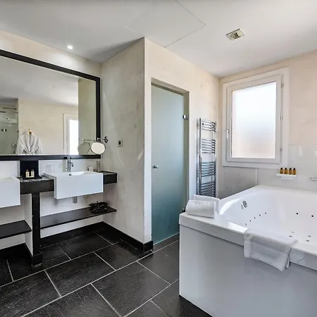 Hotel Pozzo Di Borgo 4*