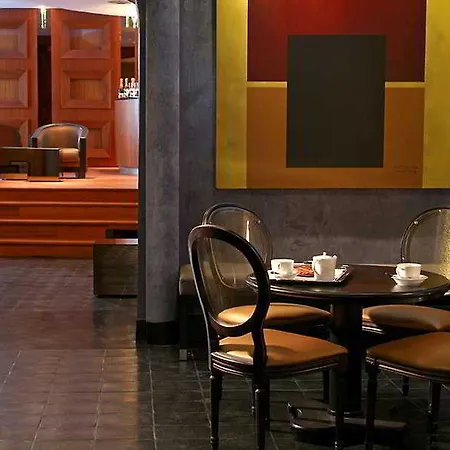 Hotell Pozzo Di Borgo Ajaccio (Corsica)