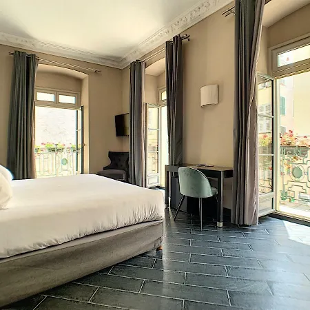 Hotel Pozzo Di Borgo 4*
