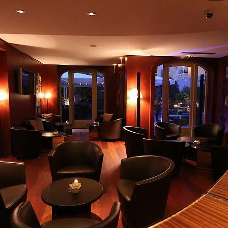 Pozzo Di Borgo Hotel