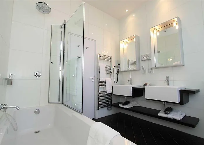 Pozzo Di Borgo Hotel