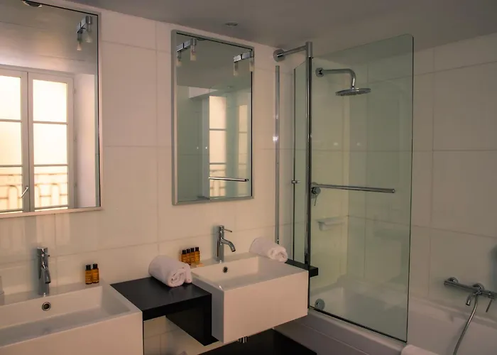 호텔 Pozzo Di Borgo 4*