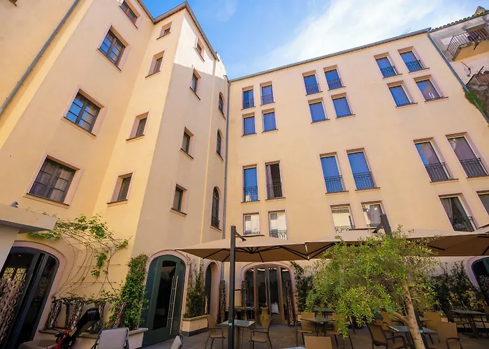 Pozzo Di Borgo 호텔