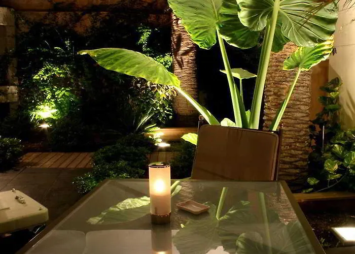 Pozzo Di Borgo 호텔