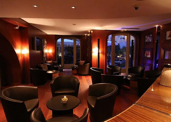 Pozzo Di Borgo Hotel